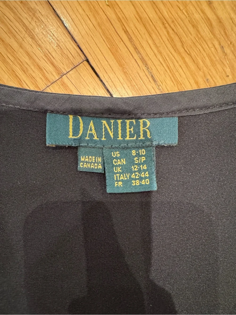 Vintage late 90s danier Genuine Leather Vest Black Lambskin - Picture 9 of 9